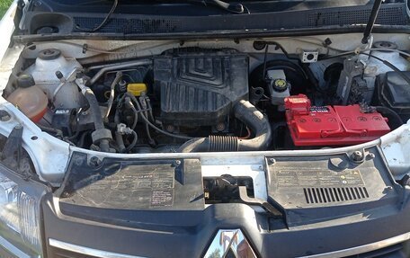 Renault Logan II, 2015 год, 450 000 рублей, 4 фотография