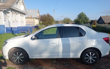 Renault Logan II, 2015 год, 450 000 рублей, 3 фотография