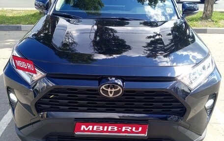 Toyota RAV4, 2021 год, 4 250 000 рублей, 1 фотография