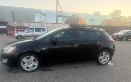 Opel Astra J, 2011 год, 730 000 рублей, 1 фотография