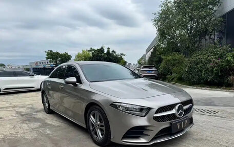 Mercedes-Benz A-Класс, 2022 год, 1 750 000 рублей, 1 фотография