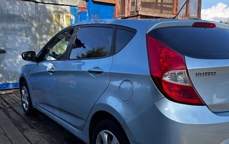 Hyundai Solaris II рестайлинг, 2012 год, 490 000 рублей, 3 фотография