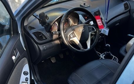 Hyundai Solaris II рестайлинг, 2012 год, 490 000 рублей, 7 фотография