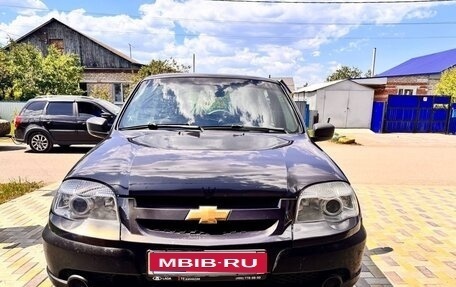 Chevrolet Niva I рестайлинг, 2017 год, 499 000 рублей, 1 фотография