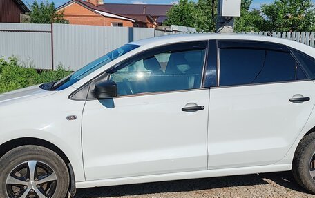 Volkswagen Polo VI (EU Market), 2015 год, 800 000 рублей, 3 фотография