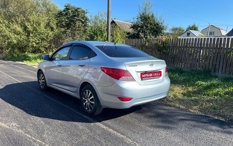Hyundai Solaris II рестайлинг, 2011 год, 720 000 рублей, 1 фотография