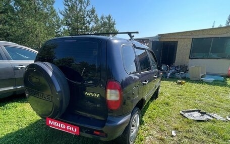 Chevrolet Niva I рестайлинг, 2004 год, 300 000 рублей, 3 фотография