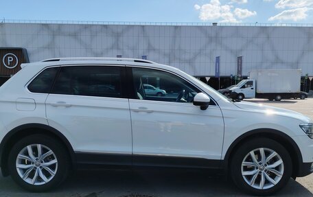 Volkswagen Tiguan II, 2018 год, 2 200 000 рублей, 3 фотография