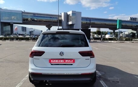 Volkswagen Tiguan II, 2018 год, 2 200 000 рублей, 5 фотография