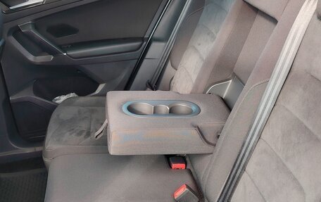 Volkswagen Tiguan II, 2018 год, 2 200 000 рублей, 15 фотография