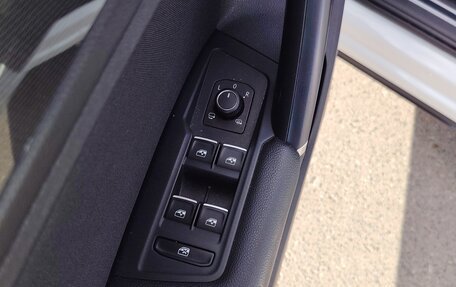 Volkswagen Tiguan II, 2018 год, 2 200 000 рублей, 20 фотография