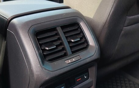 Volkswagen Tiguan II, 2018 год, 2 200 000 рублей, 16 фотография