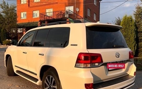 Toyota Land Cruiser 200, 2018 год, 7 300 000 рублей, 2 фотография