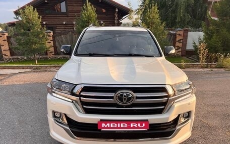 Toyota Land Cruiser 200, 2018 год, 7 300 000 рублей, 5 фотография