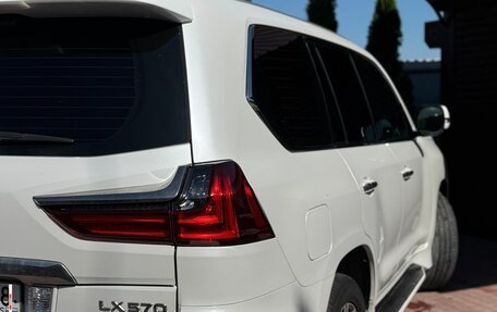 Lexus LX III, 2018 год, 9 990 000 рублей, 3 фотография