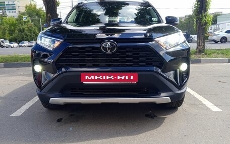 Toyota RAV4, 2021 год, 4 250 000 рублей, 2 фотография
