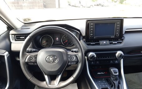Toyota RAV4, 2021 год, 4 250 000 рублей, 11 фотография