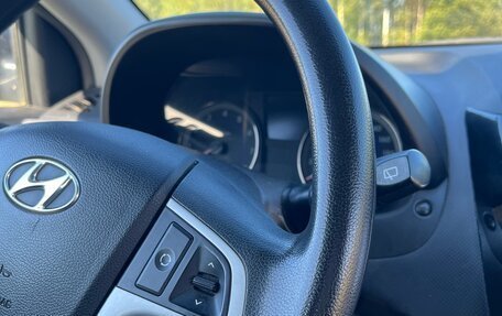 Hyundai Solaris II рестайлинг, 2013 год, 850 000 рублей, 16 фотография