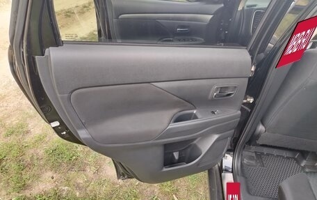 Mitsubishi Outlander III рестайлинг 3, 2014 год, 1 400 000 рублей, 7 фотография