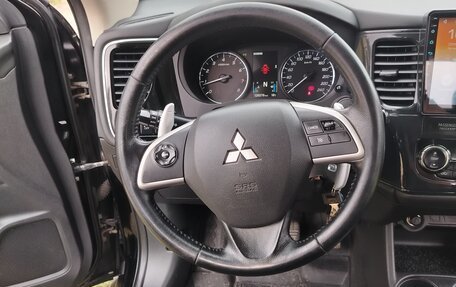 Mitsubishi Outlander III рестайлинг 3, 2014 год, 1 400 000 рублей, 13 фотография