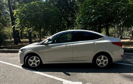 Hyundai Solaris II рестайлинг, 2015 год, 1 200 000 рублей, 3 фотография