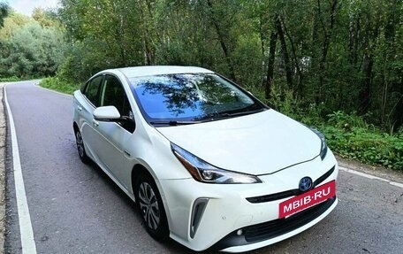 Toyota Prius IV XW50, 2020 год, 2 250 000 рублей, 4 фотография