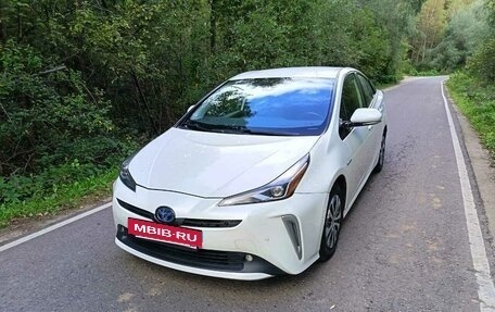 Toyota Prius IV XW50, 2020 год, 2 250 000 рублей, 6 фотография