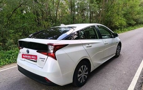 Toyota Prius IV XW50, 2020 год, 2 250 000 рублей, 15 фотография