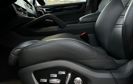 Porsche Cayenne III, 2020 год, 9 990 000 рублей, 10 фотография