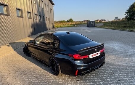 BMW 5 серия, 2018 год, 5 900 000 рублей, 15 фотография