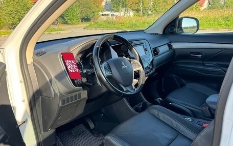 Mitsubishi Outlander III рестайлинг 3, 2014 год, 1 700 000 рублей, 7 фотография