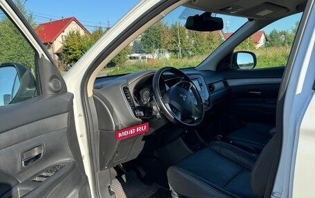 Mitsubishi Outlander III рестайлинг 3, 2014 год, 1 700 000 рублей, 6 фотография