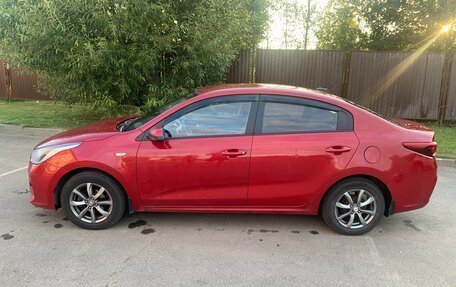KIA Rio IV, 2018 год, 820 000 рублей, 2 фотография