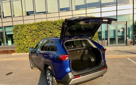 Toyota RAV4, 2022 год, 4 190 000 рублей, 15 фотография