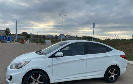 Hyundai Solaris II рестайлинг, 2012 год, 650 000 рублей, 3 фотография