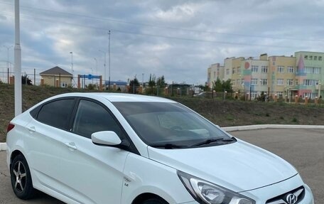 Hyundai Solaris II рестайлинг, 2012 год, 650 000 рублей, 4 фотография