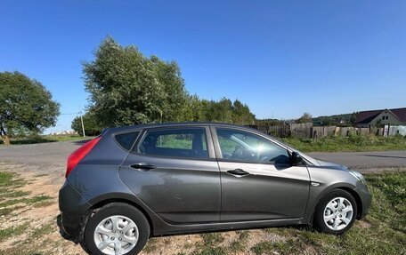 Hyundai Solaris II рестайлинг, 2013 год, 950 000 рублей, 4 фотография
