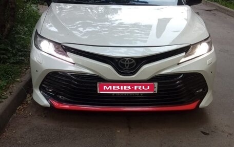 Toyota Camry, 2019 год, 2 100 000 рублей, 1 фотография