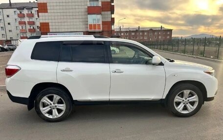 Toyota Highlander III, 2012 год, 2 300 000 рублей, 3 фотография