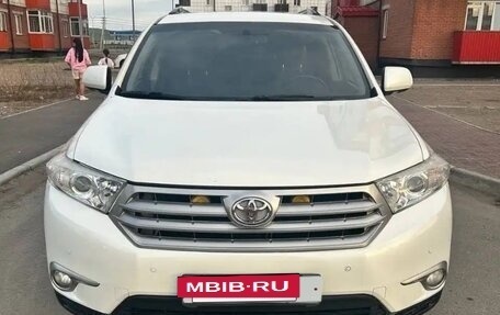 Toyota Highlander III, 2012 год, 2 300 000 рублей, 2 фотография