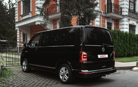 Volkswagen Multivan T6 рестайлинг, 2017 год, 3 899 000 рублей, 5 фотография