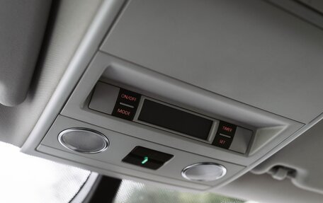 Volkswagen Multivan T6 рестайлинг, 2017 год, 3 899 000 рублей, 15 фотография