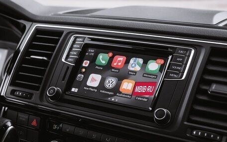 Volkswagen Multivan T6 рестайлинг, 2017 год, 3 899 000 рублей, 11 фотография