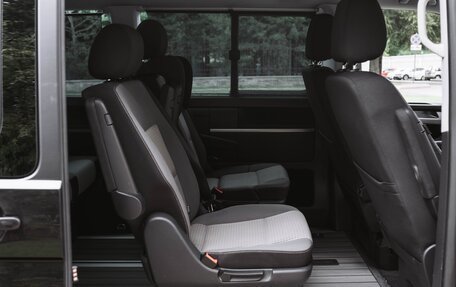 Volkswagen Multivan T6 рестайлинг, 2017 год, 3 899 000 рублей, 22 фотография