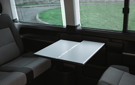 Volkswagen Multivan T6 рестайлинг, 2017 год, 3 899 000 рублей, 21 фотография