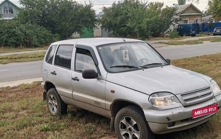 Chevrolet Niva I рестайлинг, 2004 год, 290 000 рублей, 1 фотография