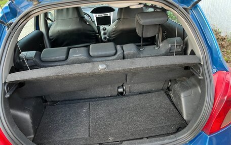 Toyota Yaris III рестайлинг, 2006 год, 450 000 рублей, 1 фотография