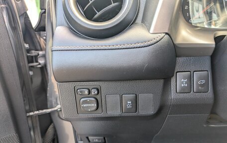 Toyota RAV4, 2013 год, 1 800 000 рублей, 15 фотография