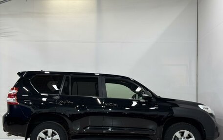 Toyota Land Cruiser Prado 150 рестайлинг 2, 2017 год, 3 950 000 рублей, 8 фотография