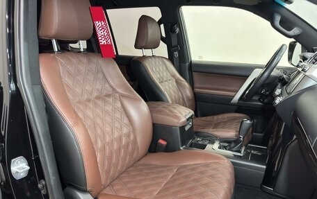 Toyota Land Cruiser Prado 150 рестайлинг 2, 2017 год, 3 950 000 рублей, 14 фотография